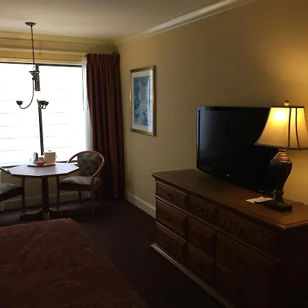 Lombard Inn-2