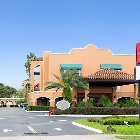 Ramada By Wyndham Kissimmee Downtown Hotel-3