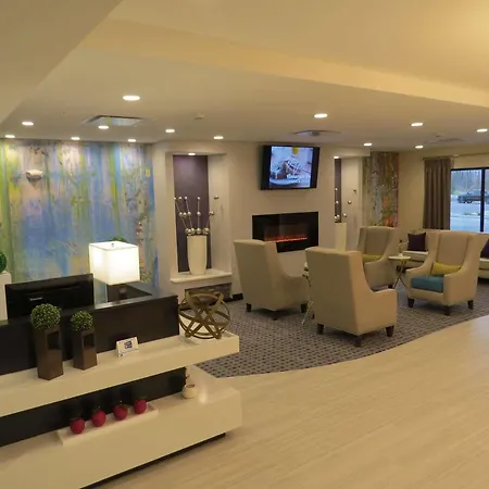 Spark By Hilton Erie-3