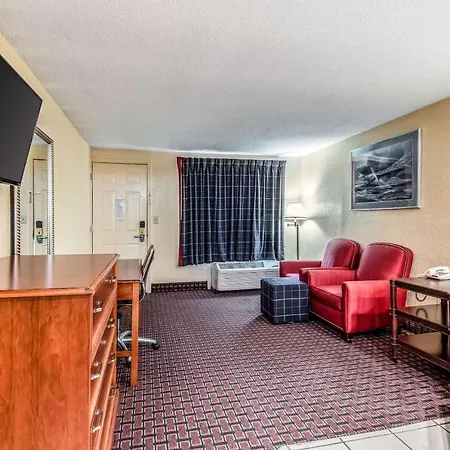 Rodeway Inn-3