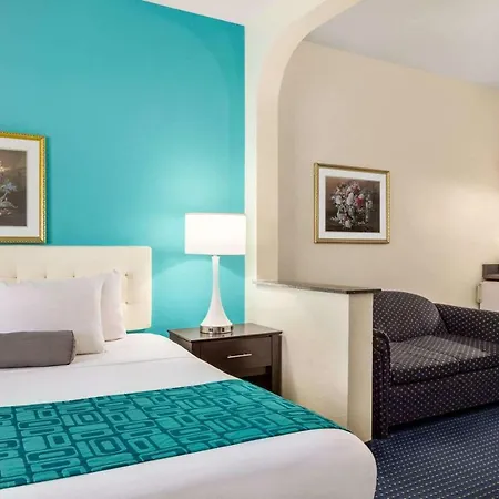 Howard Johnson By Wyndham San Antonio Hotel & Suites-2