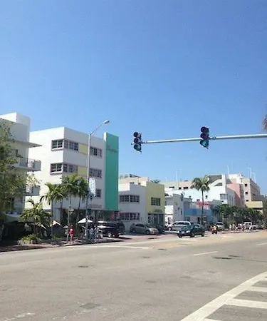 Collins Avenue Hostel-3