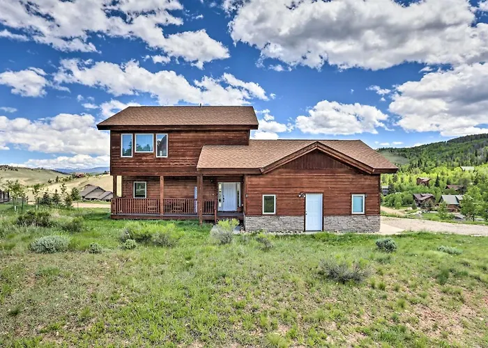 2 Mi To Granby Ranch: Granby Home W/ Hot Tub!
