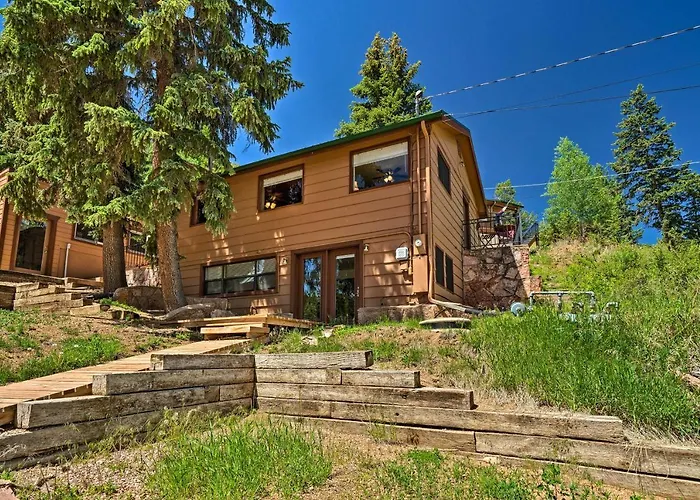Cozy Co Rocky Mountain Retreat Near Pikes Peak!
