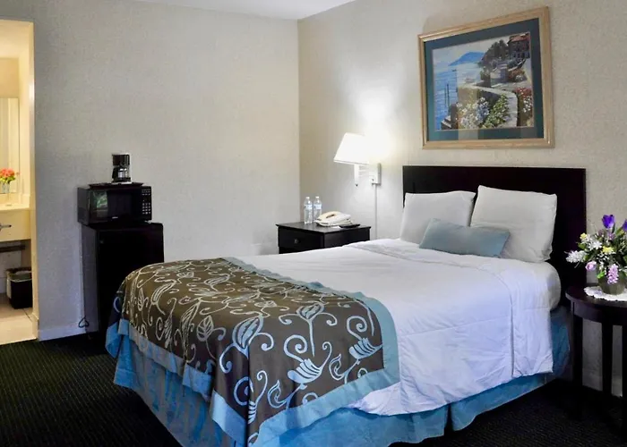 Azalea Inn & Suites