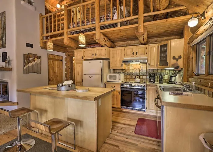 8 Mi To Gondola: Cozy Breckenridge Cabin W/ Deck!