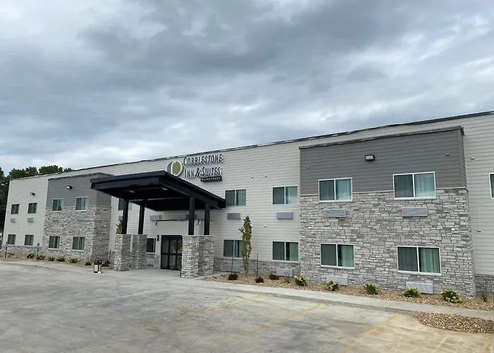 Cobblestone Inn & Suites - Forest City