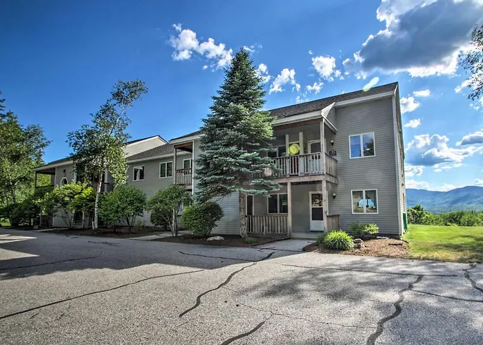 Intervale Family Retreat: Mtn View & Pool Access!