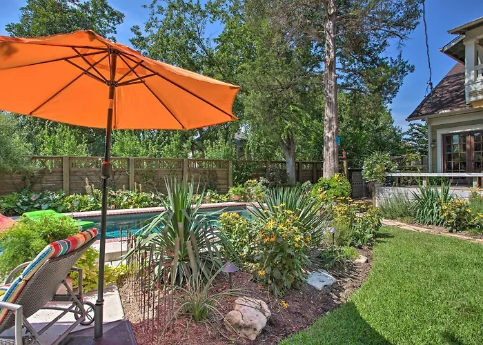 4 Mi To Dtwn! Fort Worth Cottage W/ Shared Pool
