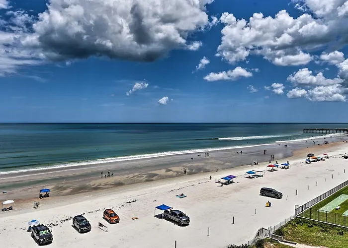 Oceanfront Daytona Beach Studio W/ Balcony