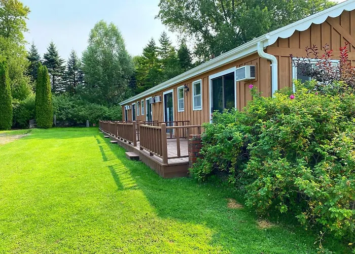 The River Hills Motel - Algoma, Wi - Near Door County