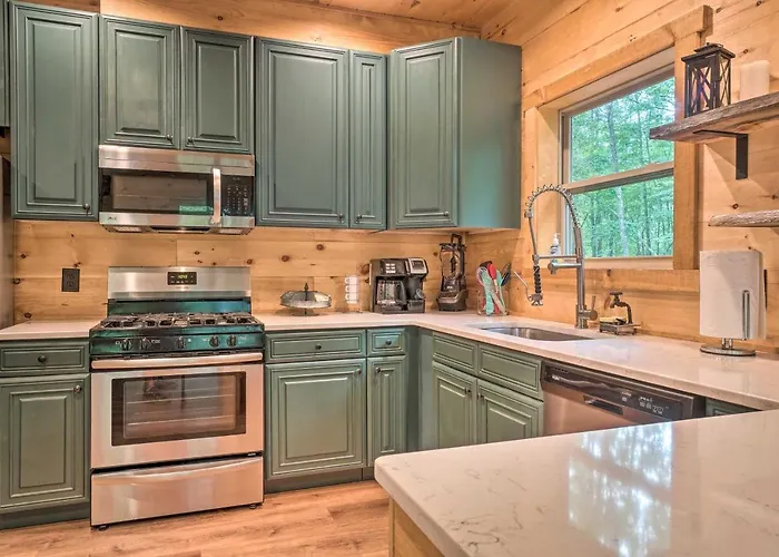 Peaceful Cabin On 3 Private Acres: Deck & Fire Pit