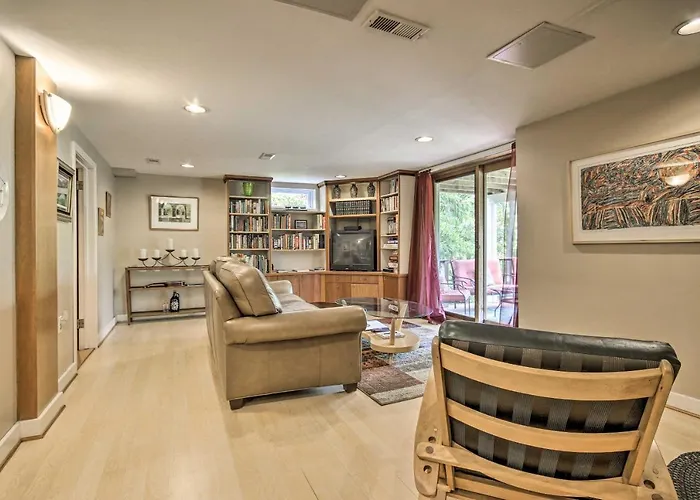Harpers Ferry Apartment W/ Private Pool & Hot Tub!