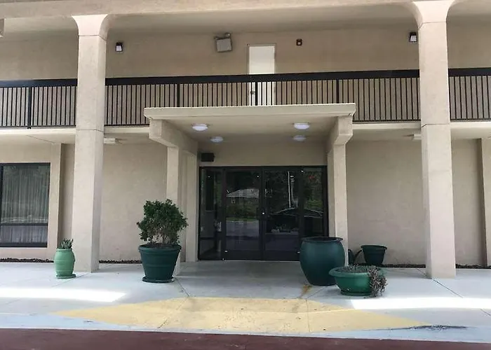 Clarion Pointe