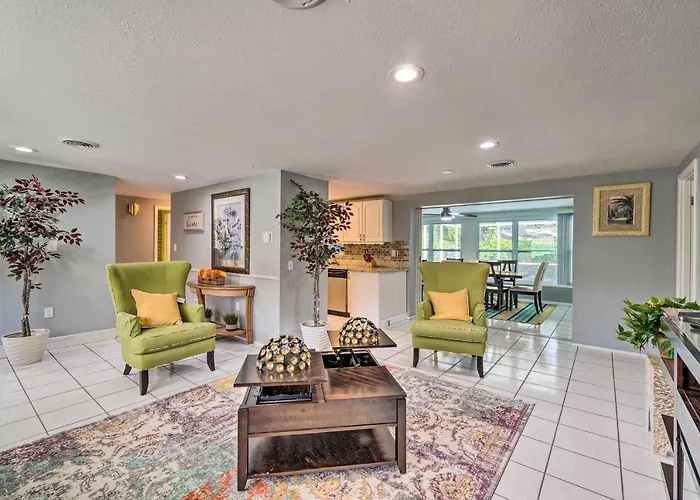 Peaceful Venice Villa W/ Patio - 2 Miles To Beach!