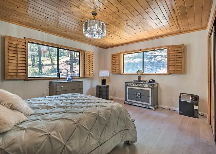 Cozy Pine Mountain Cabin: Hike, Bike, Fish Nearby!
