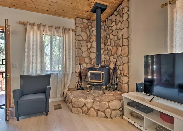 Cozy Pine Mountain Cabin: Hike, Bike, Fish Nearby!