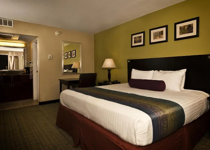 Grand Texan Hotel And Convention Center