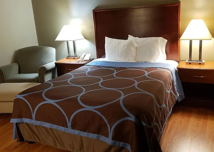 Super 8 By Wyndham Martinsville Va