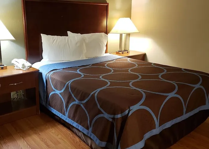Super 8 By Wyndham Martinsville Va
