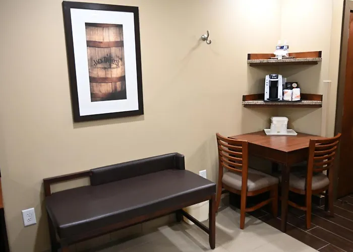 Giles Hotel Inn And Suites