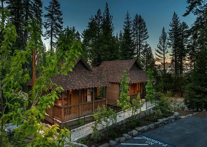 Cedar Crest - Chickadee Cottage 2
