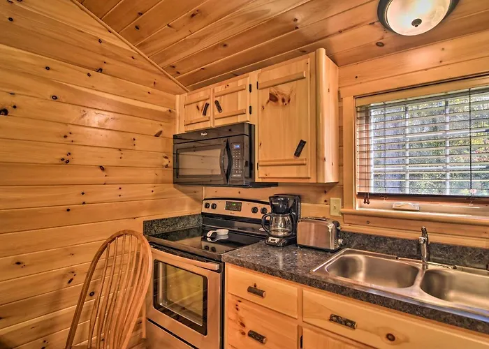 Parsons Cabin W/ Fire Pit & River Access!