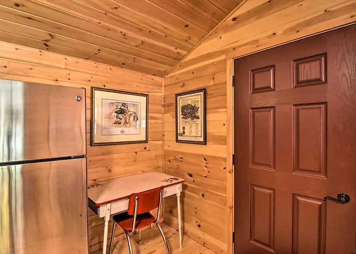 Parsons Cabin W/ Fire Pit & River Access!