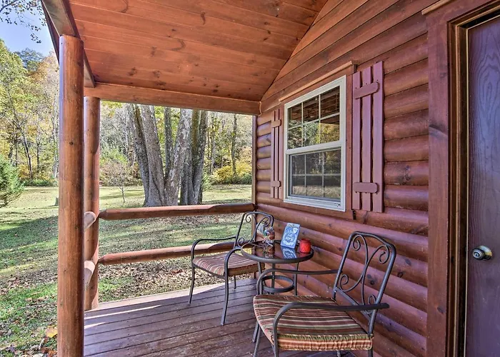 Rural Cabin Hideaway W/ Fire Pit & Mtn Views!