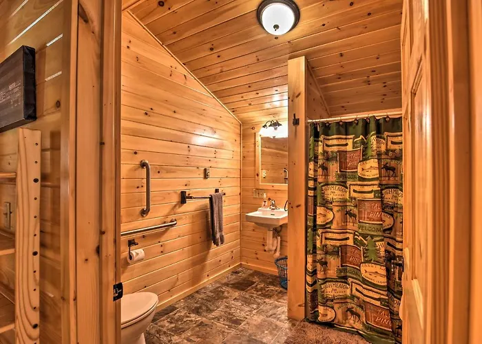 Parsons Cabin W/ Fire Pit & River Access!