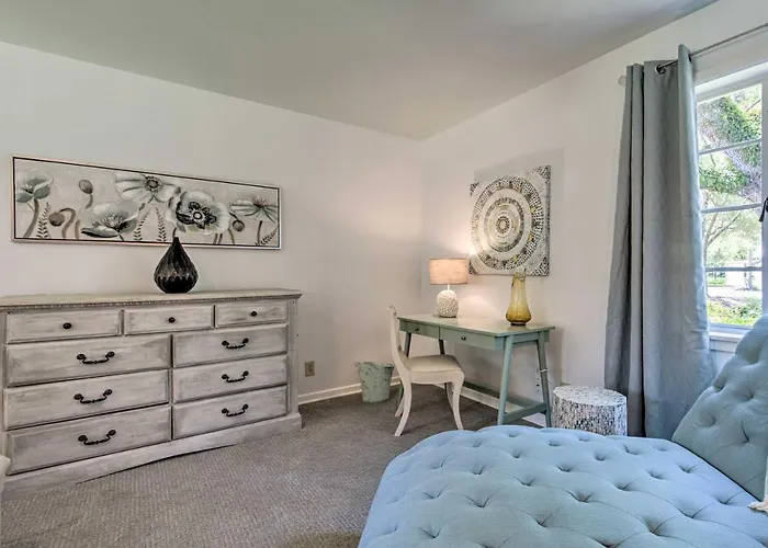 Ocean Springs Home - Walk To Beach & Downtown!