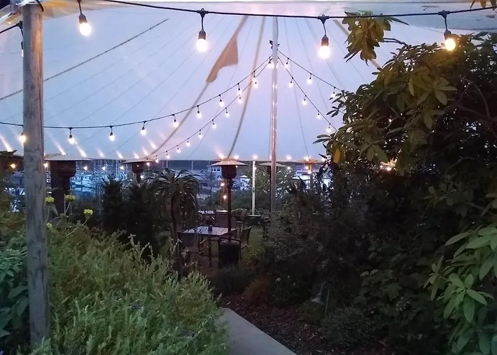 Noyo Harbor Inn