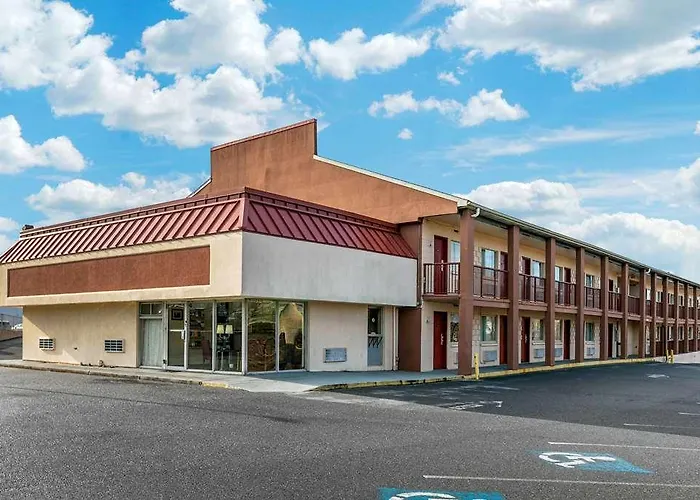 Econo Lodge Northeast