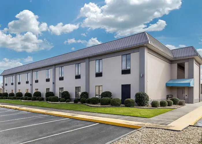 Econo Lodge At The University