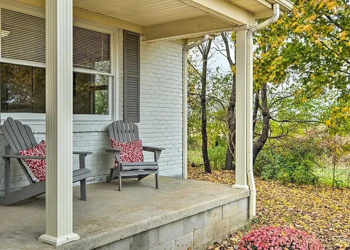 Peaceful Bluegrass Getaway On 10-Acre Farm!