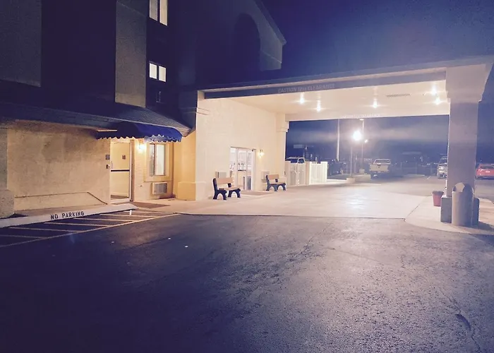 Americas Choice Inn & Suites