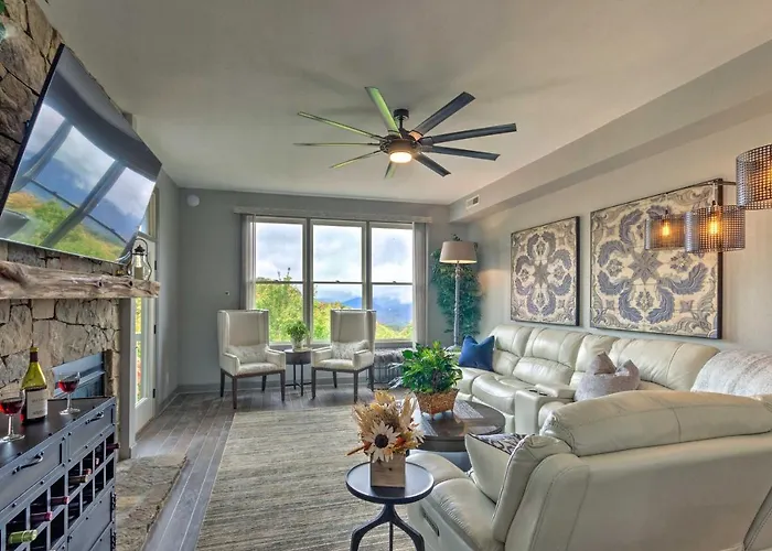 Surrounding Mtn Views! Modern Smokies Retreat