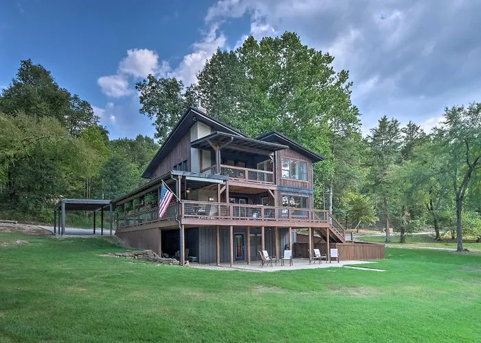 Waterfront Beaver Lake Hideaway W/ Kayaks & More!