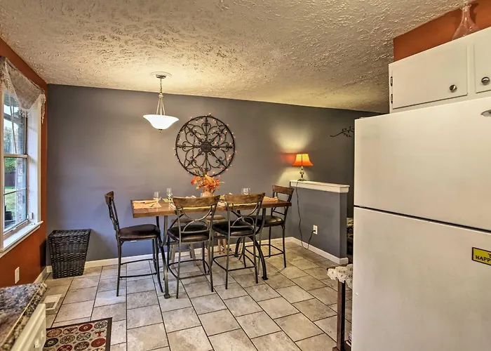 Lively East Nashville Pad: Walk To Bars & Eateries