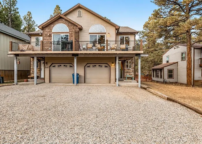The Lakeview Escape