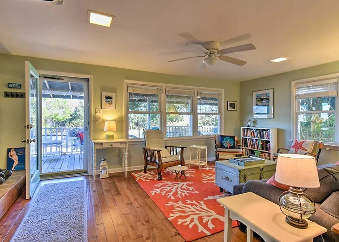 Classic Chesapeake Beachside Cottage W/ Porch!