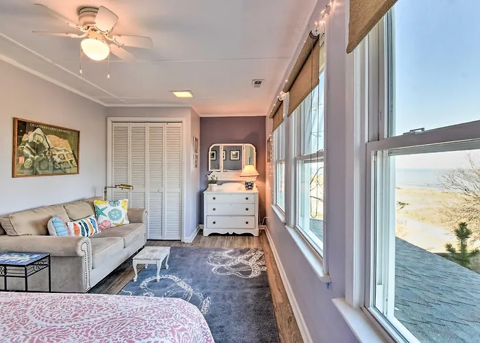 Classic Chesapeake Beachside Cottage W/ Porch!