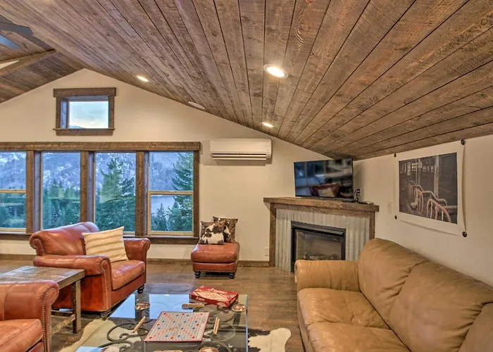Cle Elum Lake Bunkhouse W/ Shared Hot Tub & Views!