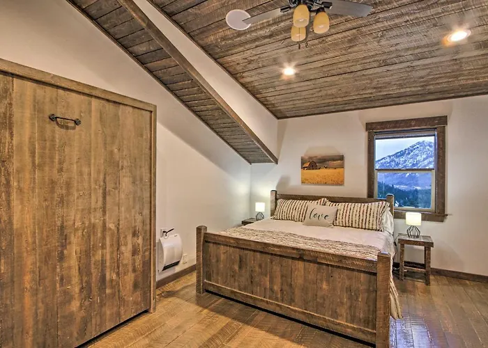 Cle Elum Lake Bunkhouse W/ Shared Hot Tub & Views!