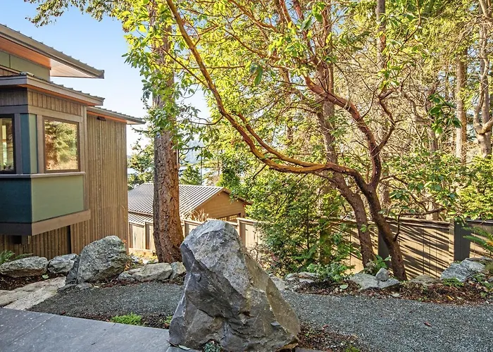 Kingfisher Cove Hideaway