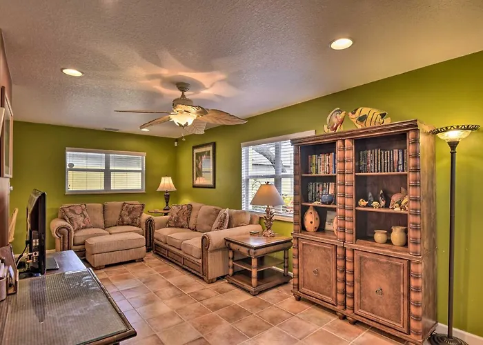 Walk To Beach: Cocoa Beach House Near Dtwn!