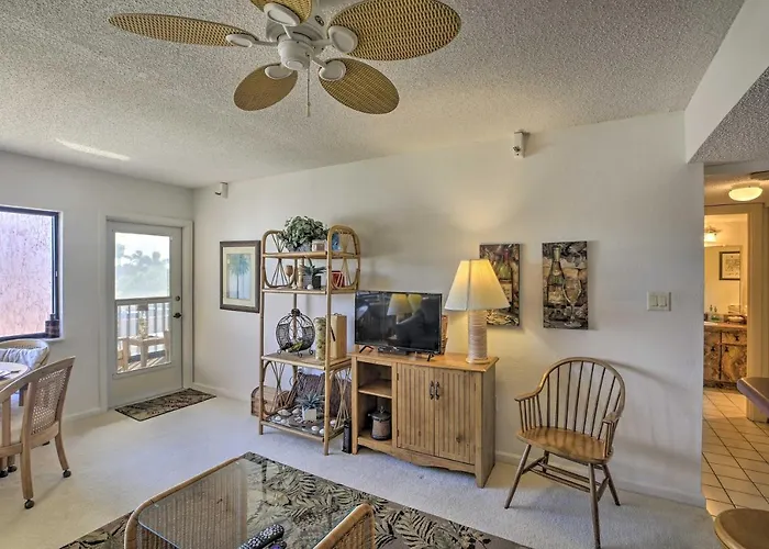 Burnt Store Marina Condo: Boat, Swim, Golf!