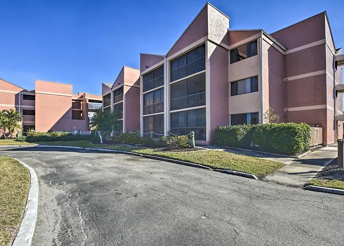 Burnt Store Marina Condo: Boat, Swim, Golf!