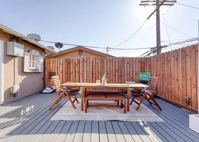 New Belmont Shore Retreat With Free Parking Walk To Beaches