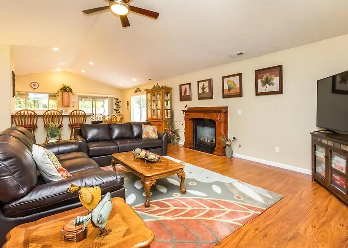 Charming Wine Country Retreat! 4 Bedroom 2 Bath